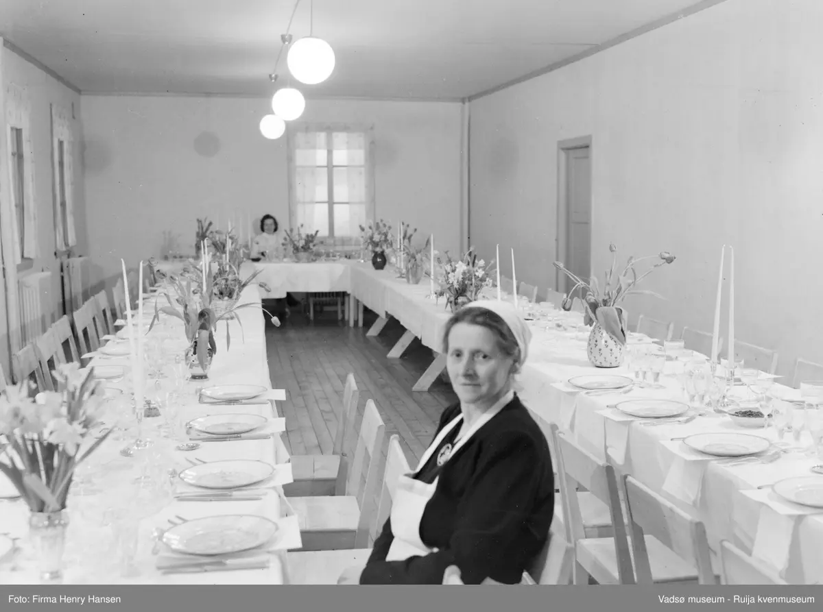 Vadsø 1948. Pyntet festsal til Vadsø Handelsstand Forenings jubileum i 1948