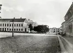 Kungsgatan i Växjö, söderut mot Stortorget stationen. 1880-tal.