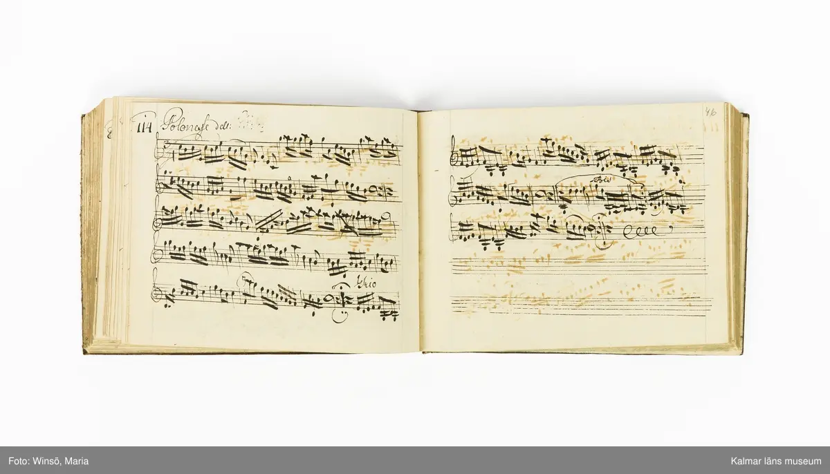 KLM 21071. Notbok, handskrift. Tvärformat. Helt skinnband med marmorering samt guldpräglade dekorelement. På pärmens framsida: VIOLINO PRIMO. På försättsbladet: I:N:J:C. samt Adam Lorentz Stålhammar ao 1773. Därefter handskrivna kompositioner, menuetter.