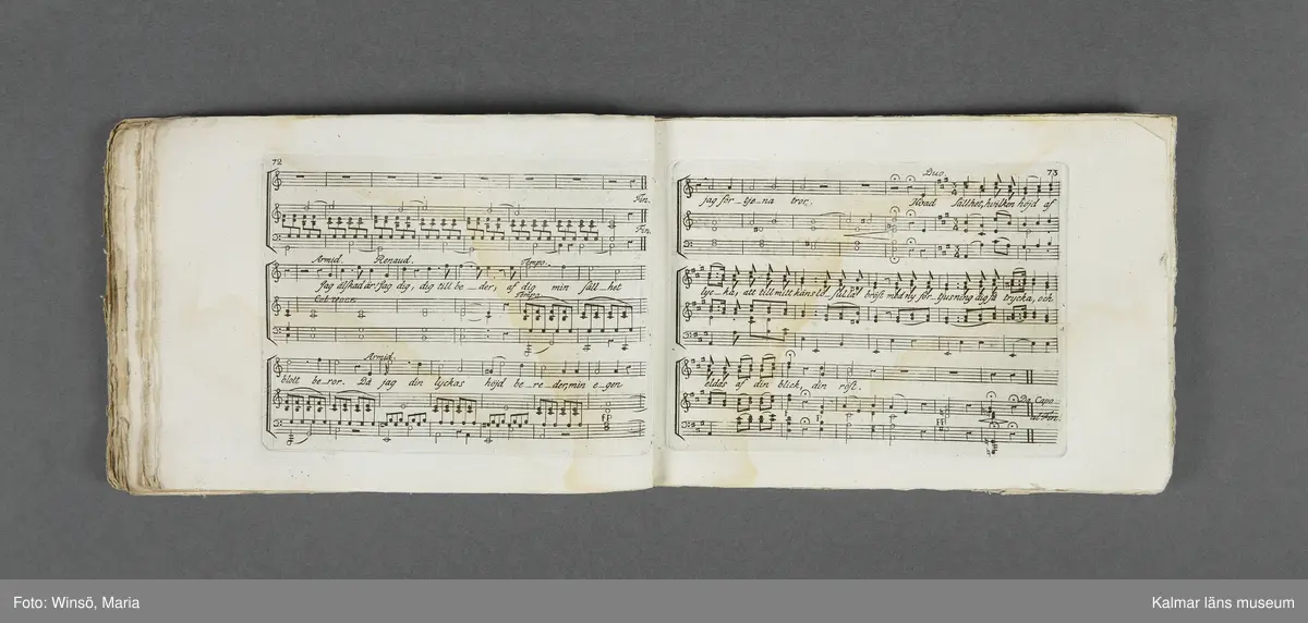 KLM 21069:1. Notbok, tryck. Av papper. På omslaget: Musikaliskt Tidsfördrif för år 1802. Stockholm och Kongl. Priviligierade Not-Tryckeriet. Tvärformat. Sidor 77-80 saknas. Kompositioner av bl.a. Naumann, Della-Maria, Åhlström.