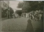 Biltävling i Karlstad, Sverige.
Fotografi från John Neréns motorhistoriska samling.