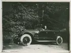 Man i Cadillac.
Fotografi från John Neréns motorhistoriska samling.