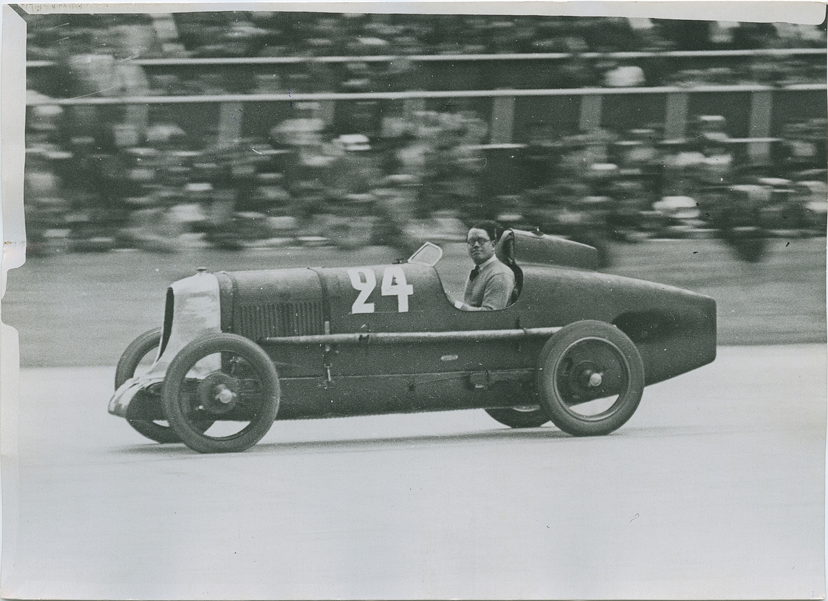Biltävling, Frankrike.
Fotografi från John Neréns motorhistoriska samling.
