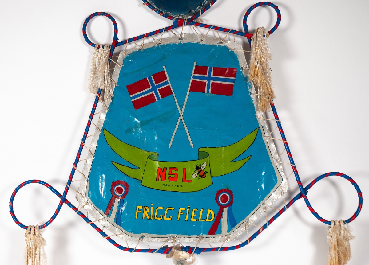 Fane brukt under 17. mai feiring på Frigg.