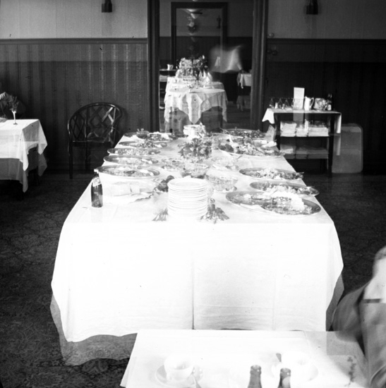 Text till bilden: "Smörgåsbord", pensionat".