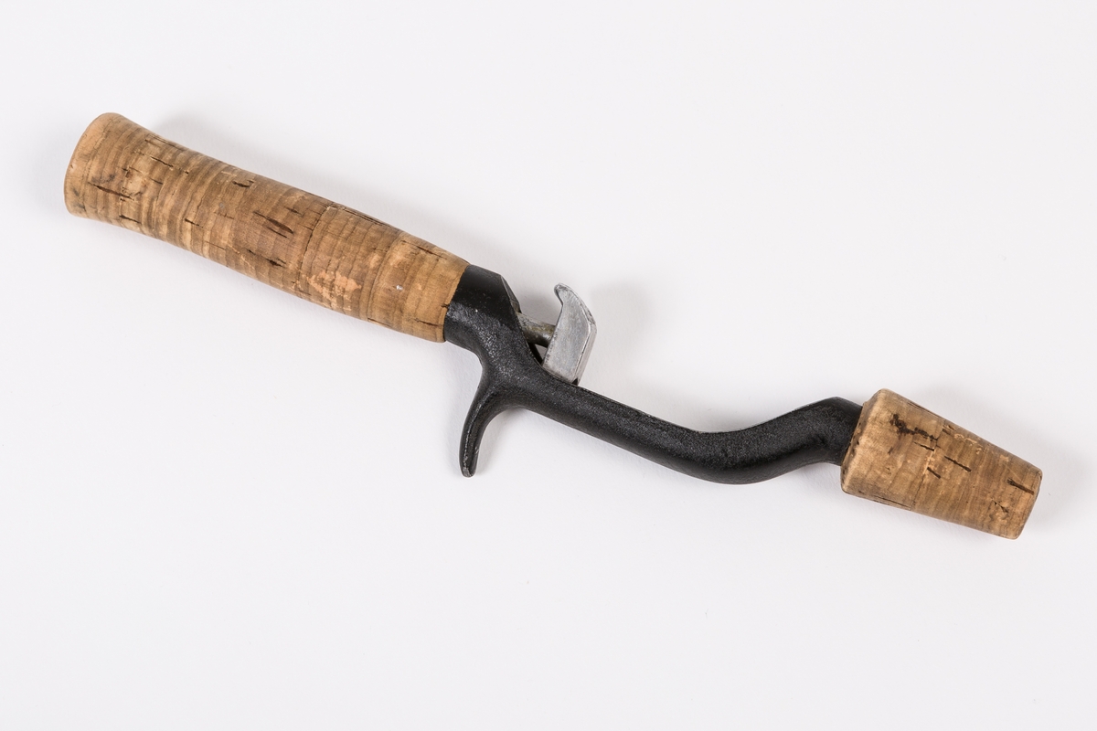 Fiskestamg, en meitestang med avtagbart håndtak med feste for snelle og med oppbevaringsetui i lerret