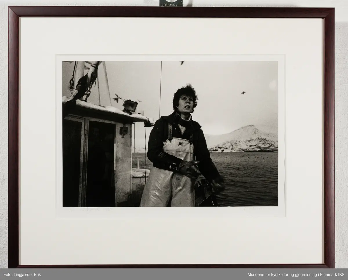Else Marie Hansen jobber på fiskebåten M/k Tuebas. Båten ble bygd i 1979, hadde registreringsmerke F-129-M og eides av faren Peder Edvard Hansen, Tufjord.