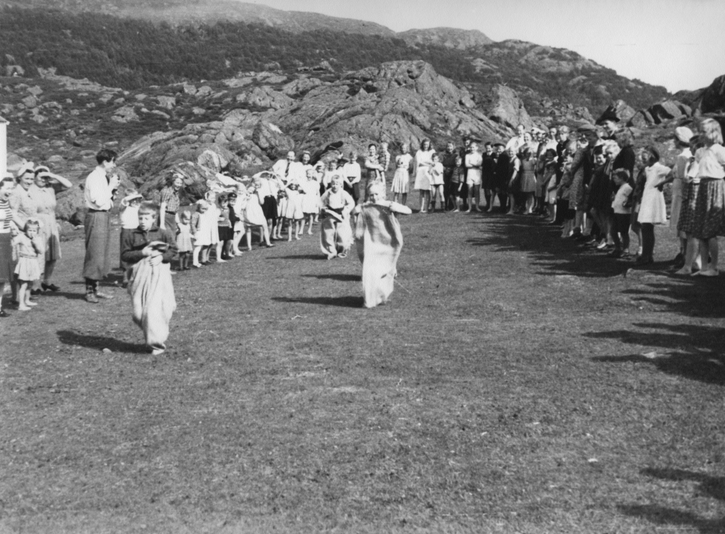 Frikirkens landtur i Gjellestadvika, 1952.