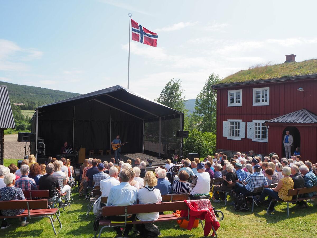 masse folk på bull-museet