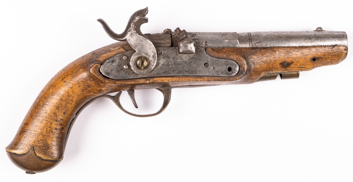 Pistol, med knallhattslås, pipan ornerad, 1800-talet.
Mynningsladdare.