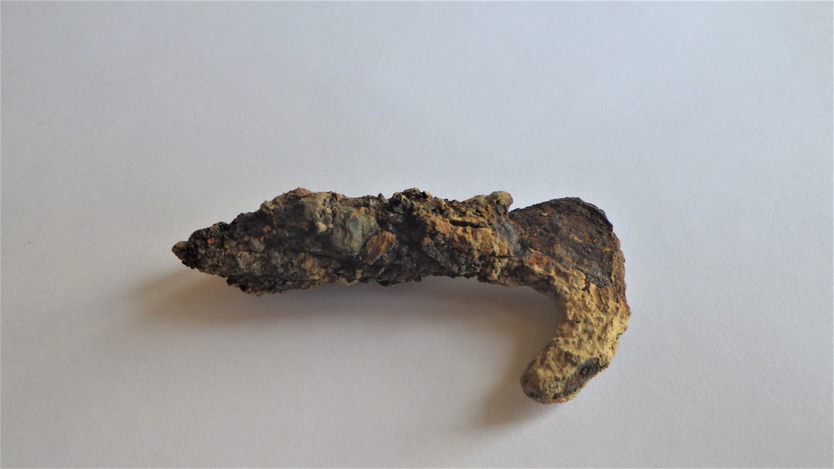 MÅL: L. 6 CM