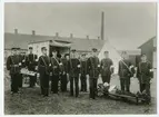 En stor grupp sjukvårdstränande militärer