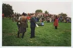 Publik och invigningstalare inför dramatiseringen
av slaget vid Stångebro 1598.