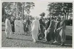 I 4 får en ny fana, 22 juni 1933.Kung Gustav V Adolf hälsar. 
2 från vr Karin Ejerström