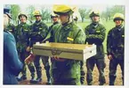 Prisutdelning (troligen efter militär tävling).