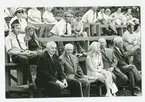 Regementets dag 1971.
Publiken är samlad på Grenadjärvallens läktare.