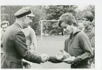 Regementets dag 1971.Prisutdelare regch,öv Ingvar Selander.