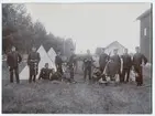 I 5, Malmen 1890. Militärer i uniformer modell 1886.
Till höger :Röda förrådet (Garnison)