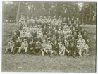 Gruppfoto från något år mellan1909-1913. Olika uniformer före- kommer tex modell 1910(grå hatt,uniform).