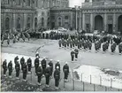 Högvaktsavlösning vid kungl Slottet 14.4 1956 ur Livkompaniet
 I 4.