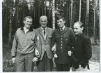 Gruppfoto,civilklädda. Fr.v. Gustavsson, Kugelberg,Ramström(militärklädd),Carlsson  1960-tal.