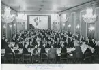 Foto på dinerande :Livgrenadjärföreningens Stockholmsavdelnings
20-års jubileum.