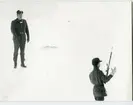 Befäl(major Tony Ekstam) och värnpliktig.