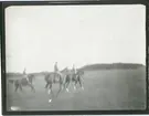 Lägret Malmen 1921.Ryttarna äro: Öfverste Bouvang (