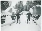 Från Beredskapstiden 1942.
Kallt i värmland.Vägspärr vid Eda.