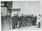 Uppställning för avlämning för Vernander och övriga Linköpingsgrabbar i Mojärv år 1941. Norrland.