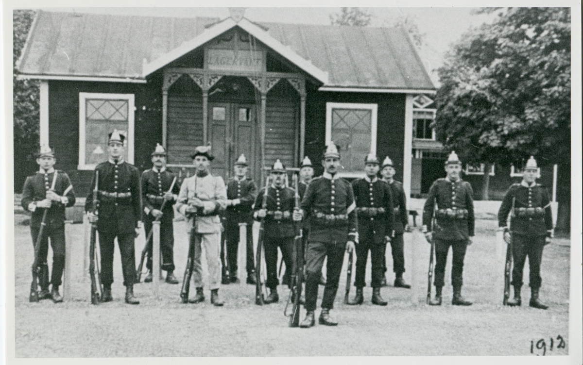 Lägervakt ur 7.kompaniet I 5 på Malmen 1912.