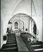 Västerås-Barkarö sn, Västerås kn, Barkarö.
Interiör av Barkarö kyrka, 1983.