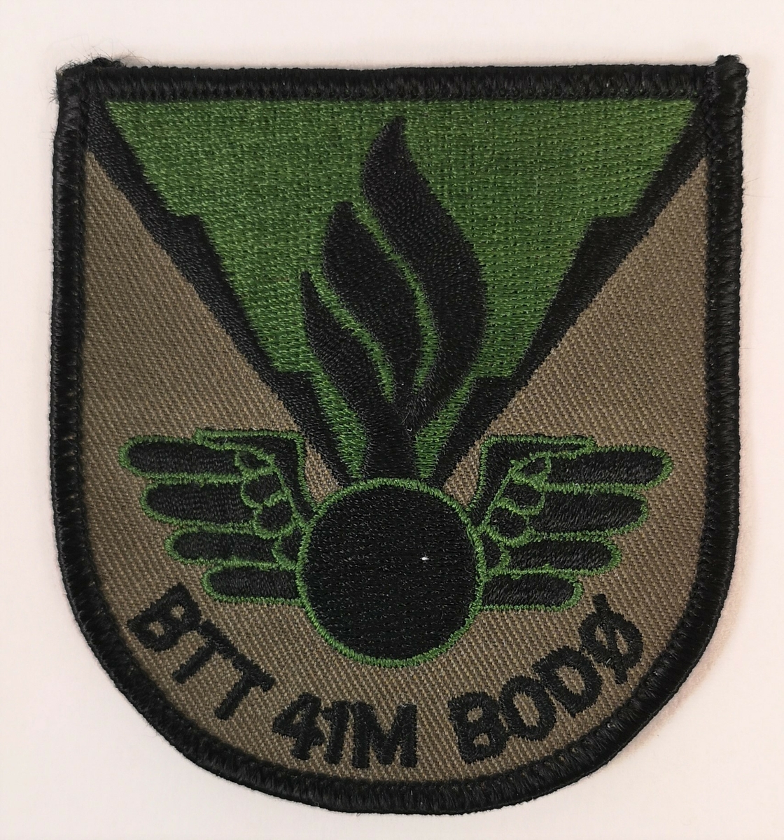 Motiv som LMU.510168 (Hauk og to HAWK missiler) men i grønn farge.