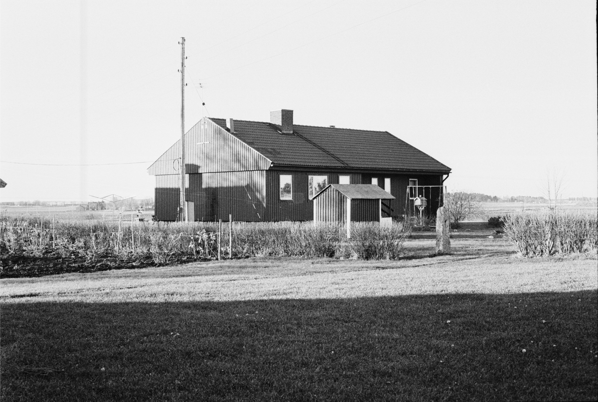 Bostadshus, Jädra 1:1, 1:4, Vaksala socken, Uppland 1978