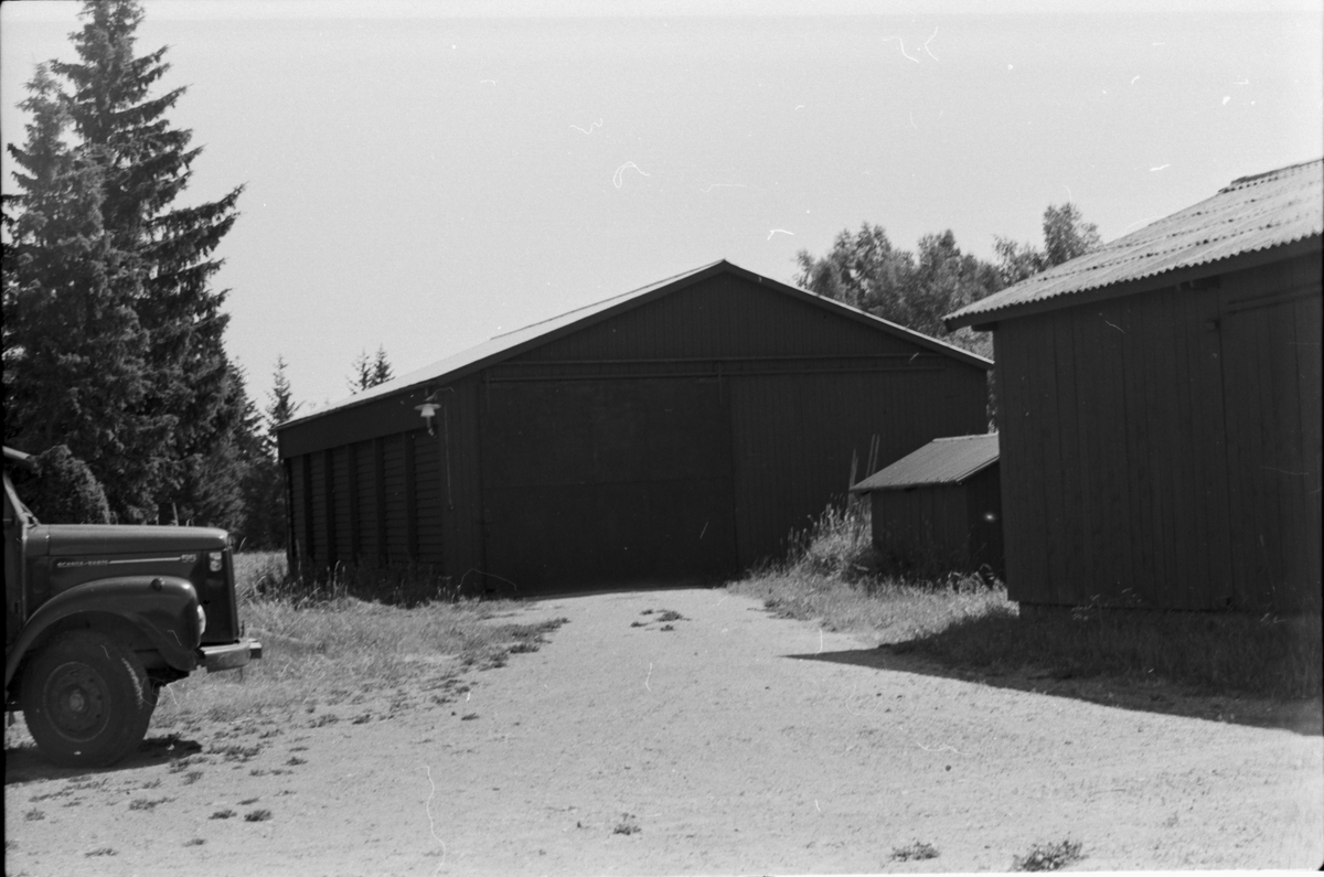 Maskinhall, Ekeby 6:1, Ekeby gård, Vänge socken, Uppland 1975