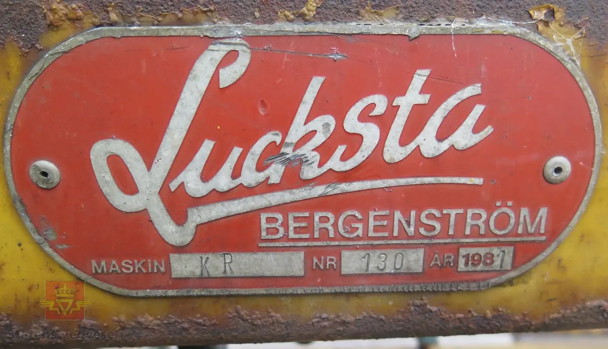 Feste for bruk på hjullaster. Gul og svart. Hydraulisk drevet.