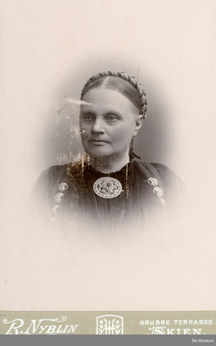 Portrettfoto av Aslaug Opdal