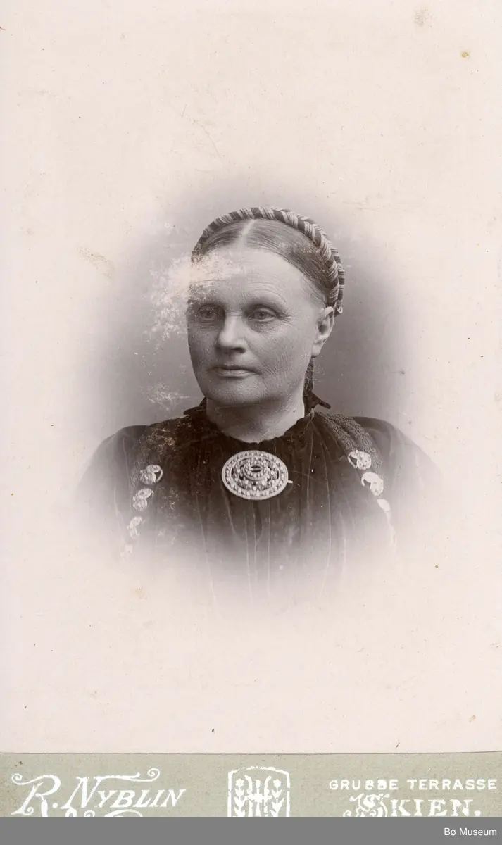Portrettfoto av Aslaug Opdal