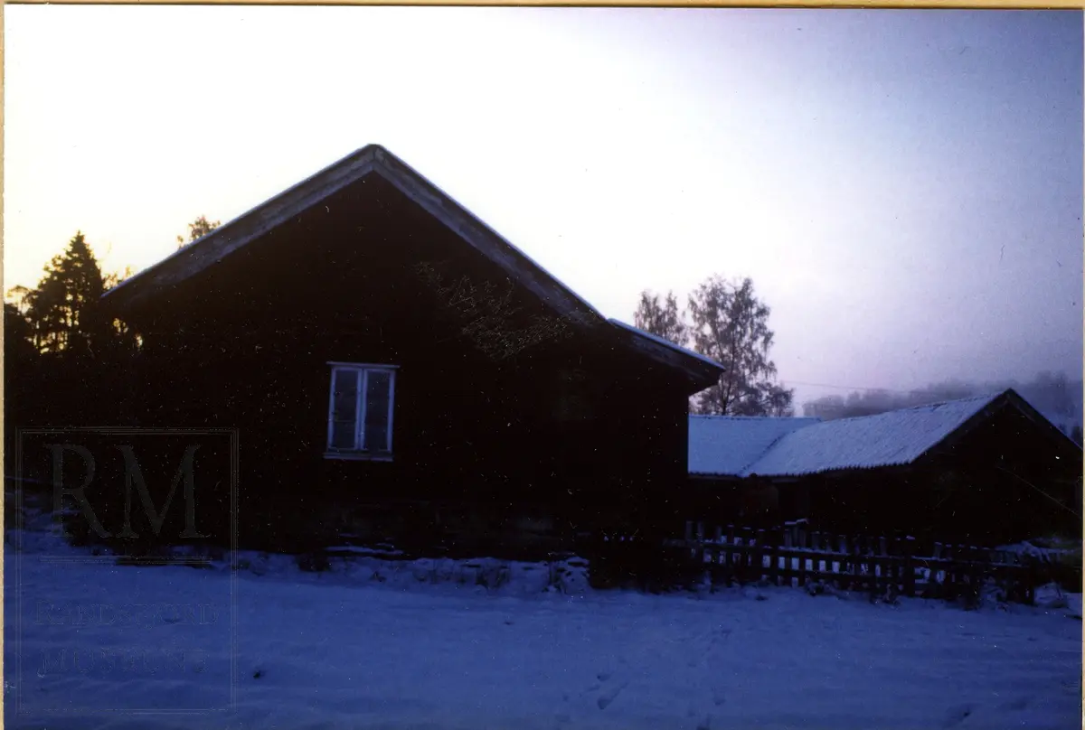 Husmannsplassen "Kullibakken" under Dvergsten.