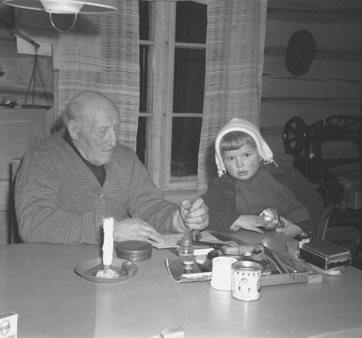 Poståpner, Barn, Postutstyr, Lommelykt