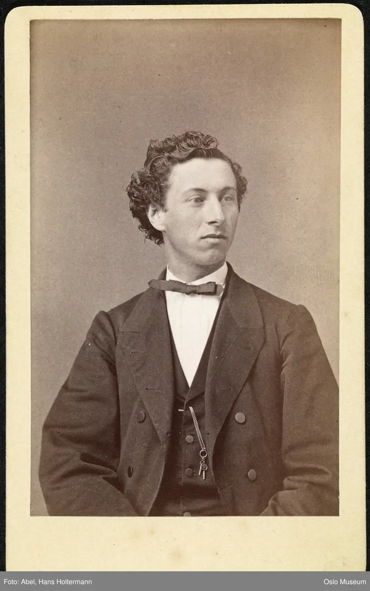 portrett, mann, sittende halvfigur