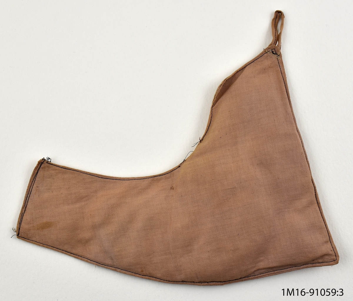 PROVNINGSHJÄLPMEDEL, VADDERADE TYGSTYCKEN FÖR FRAM O BAKSTYCKE, AXEL M.M. 16 ST I OLIKA STORLEKAR.  ANVÄNDES VID PROVNING AV KLÄDER.