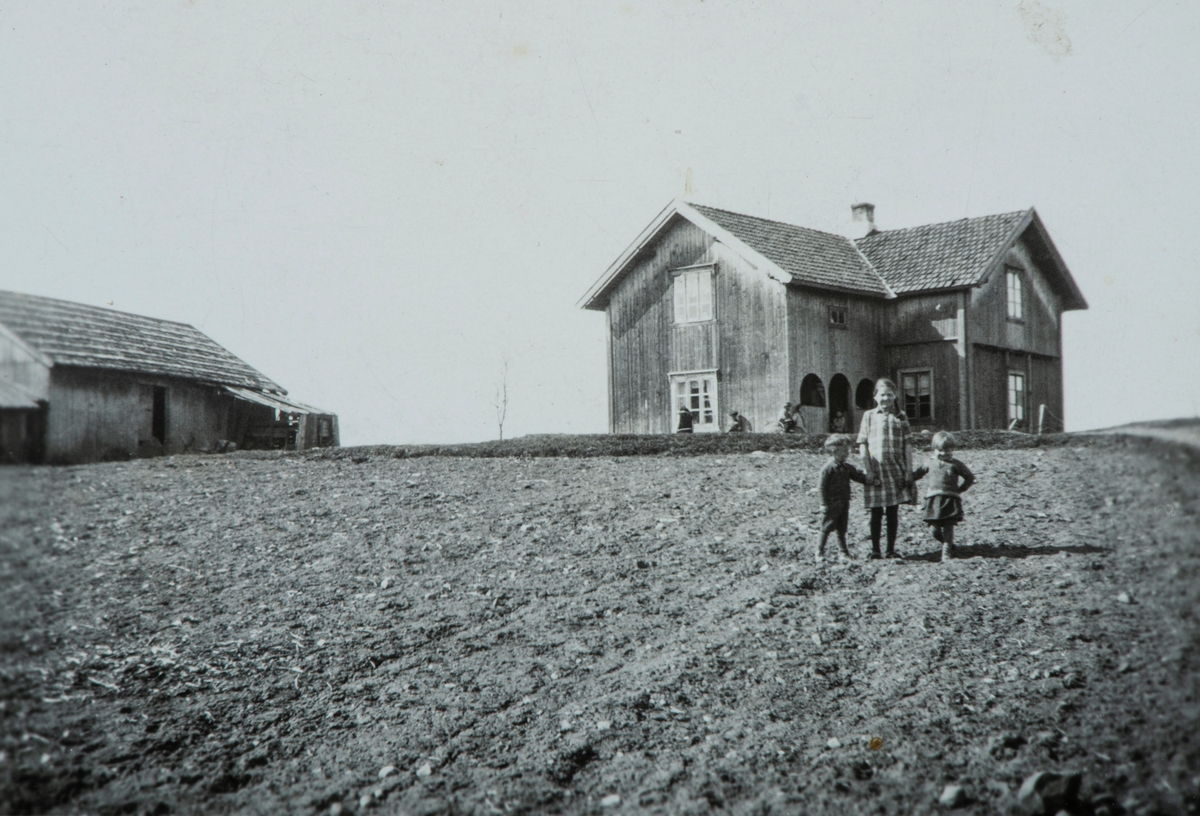 Ukjent, småbruk, bruk, Stange? Ottestad? Vallset?
Bilde hentet fra et album med bilder i fra Vallset og Ottestad området.