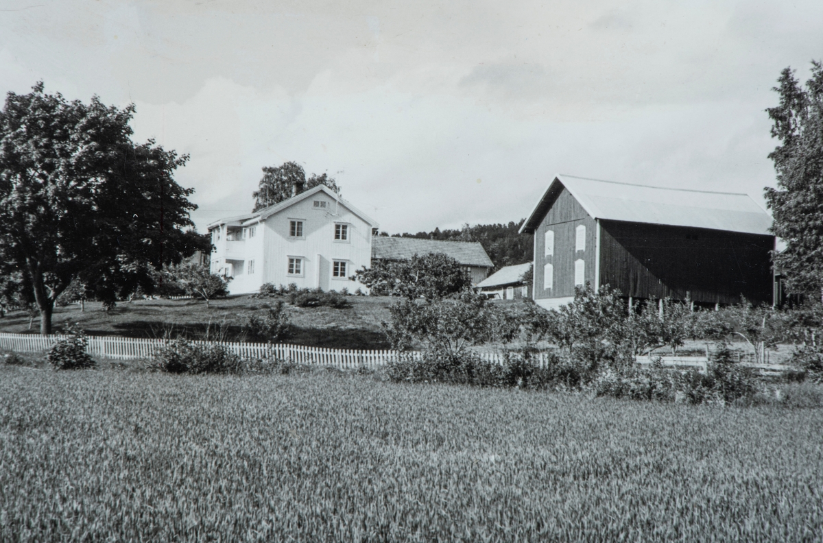 Eksteriør gårdsturn, Tronsbakken i Vallset, ca 1960.