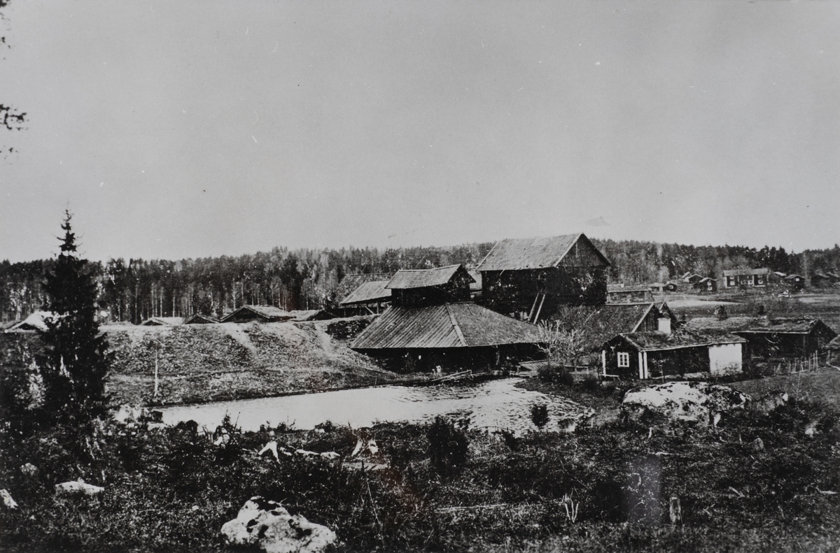 Klunkhyttan, Klunkhytte masugn. 
Hyttan blåstes ned år 1901, rivdes sen.