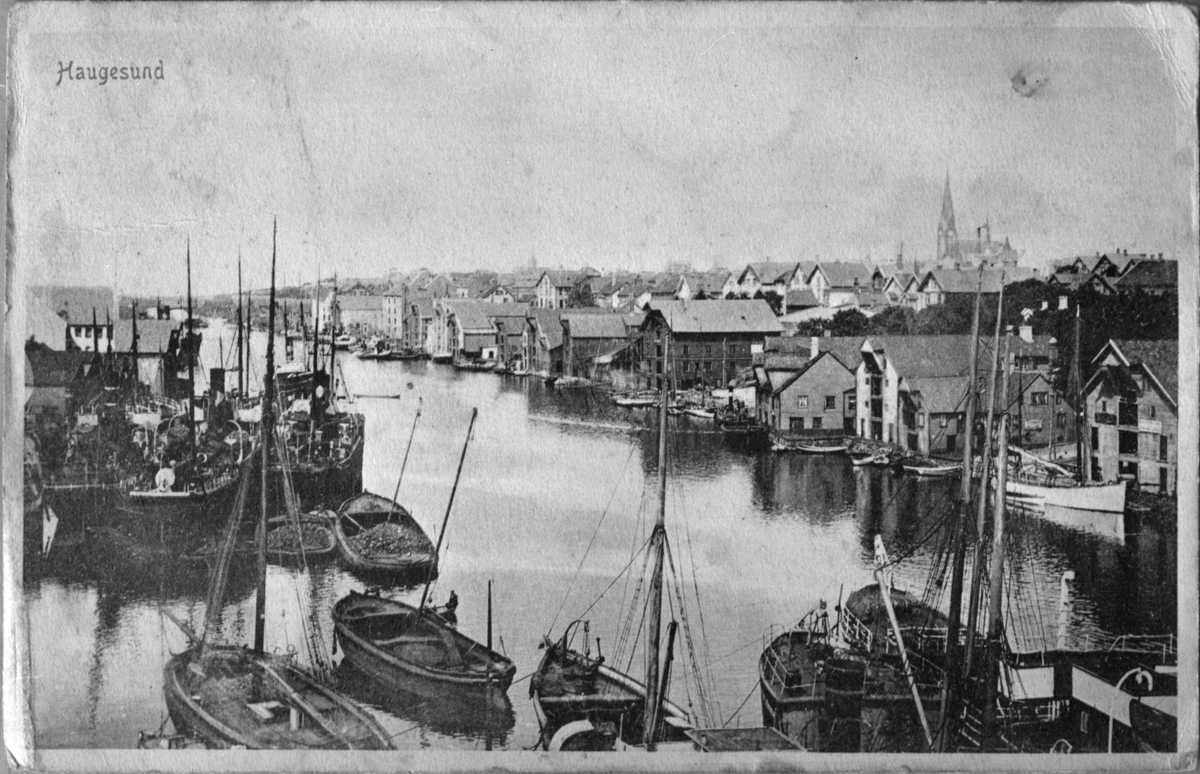 Postkort med motiv frå Smedasundet i Haugesund, 1912.