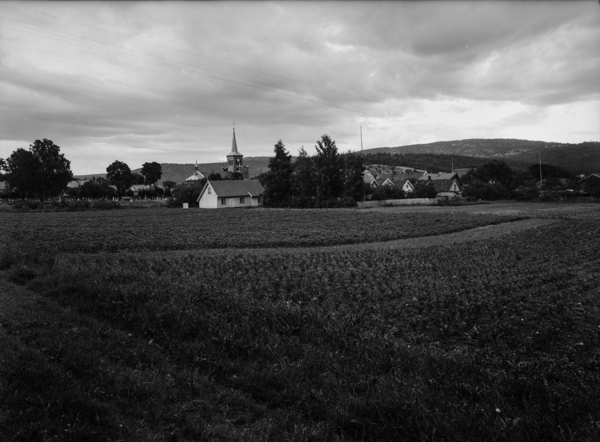 Eksteriørbilde av Svelvik kirke.