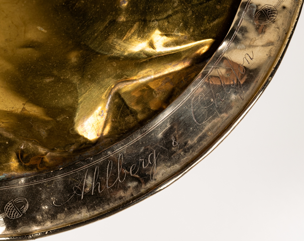 Bombardon, av mässing.