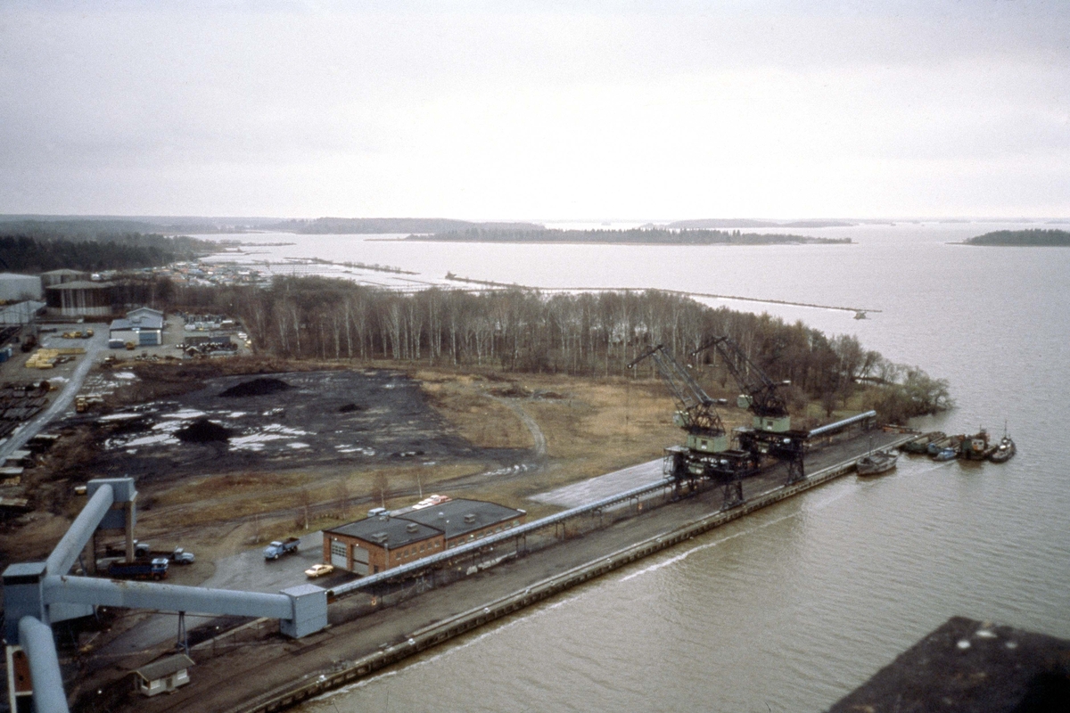 Från Ångkraftverkstaket