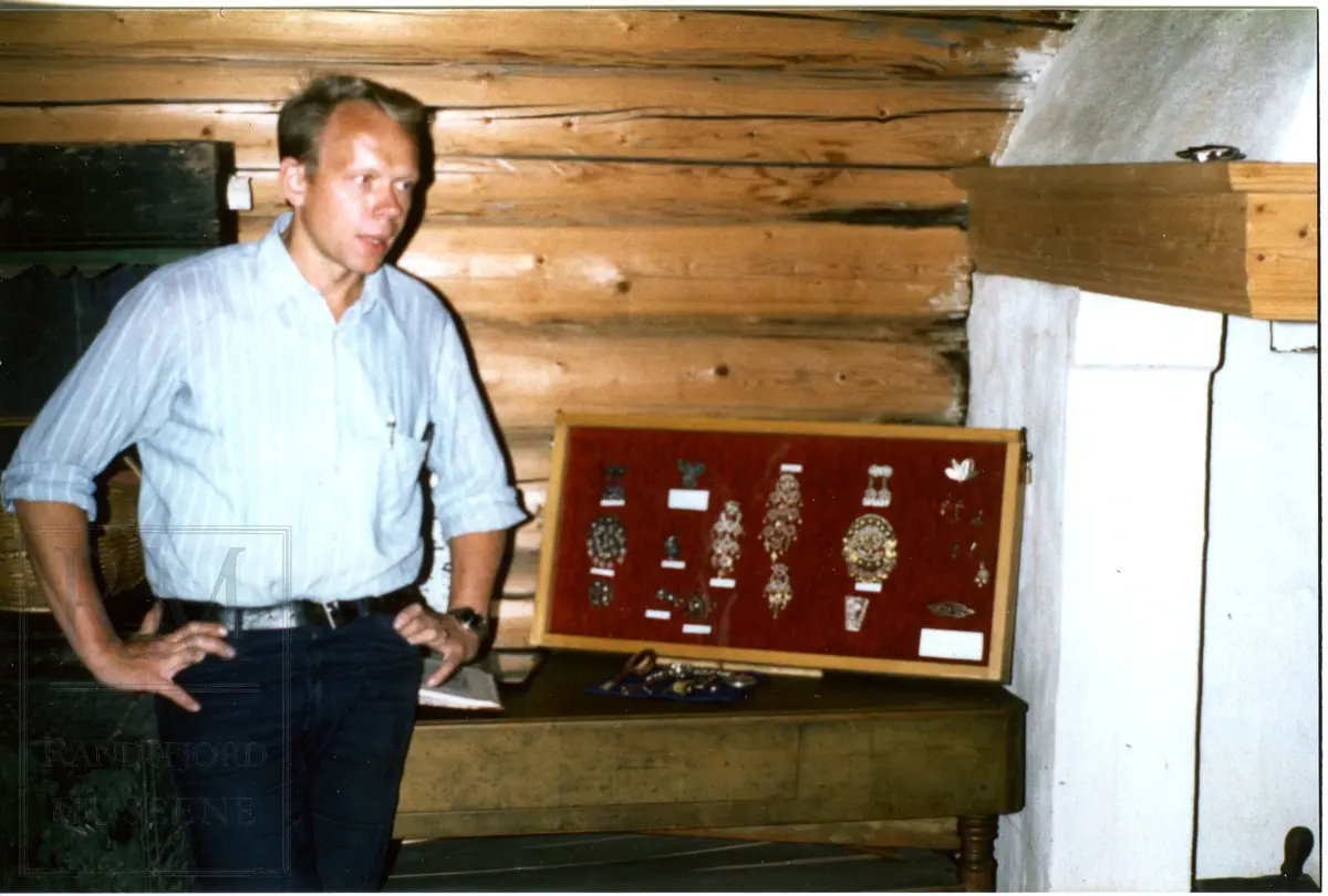 Husflidsarrangement på Hadeland Folkemuseum sommeren 1982.